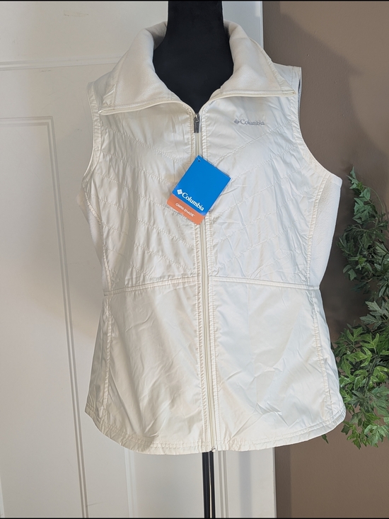 Columbia Jackets & Blazers - Brand New W/Tags. Columbia White Women's Lightweight Quilted Vest. Fall. Sz XL.